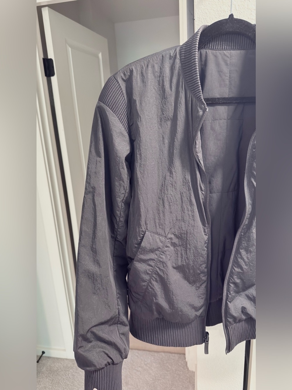 Lululemon Reversible Bomber Jacket - Insulated - Picture 5 of 10